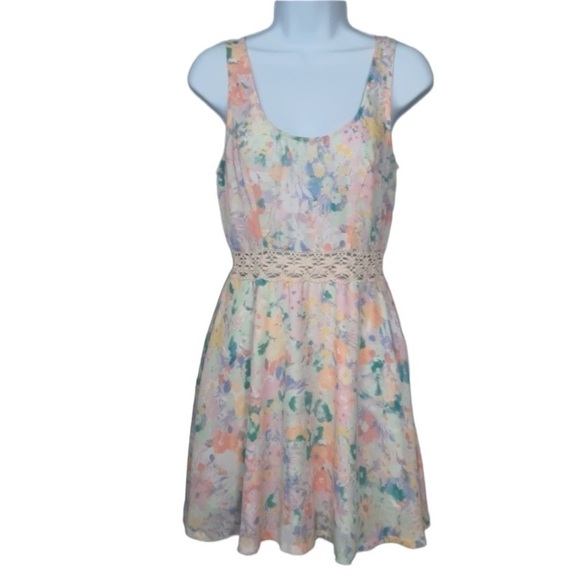 Eight Sixty Crochet Cutout Pastel Floral Sleeveless Mini Dress Women’s Medium - Picture 12 of 14
